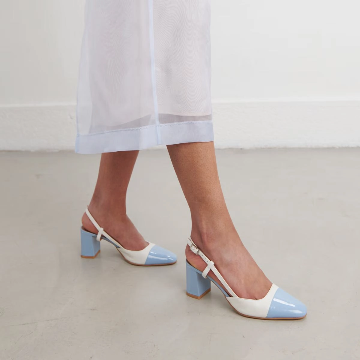 264- Dhapop Vernis/cuir Bleu-Ciel-ecru
