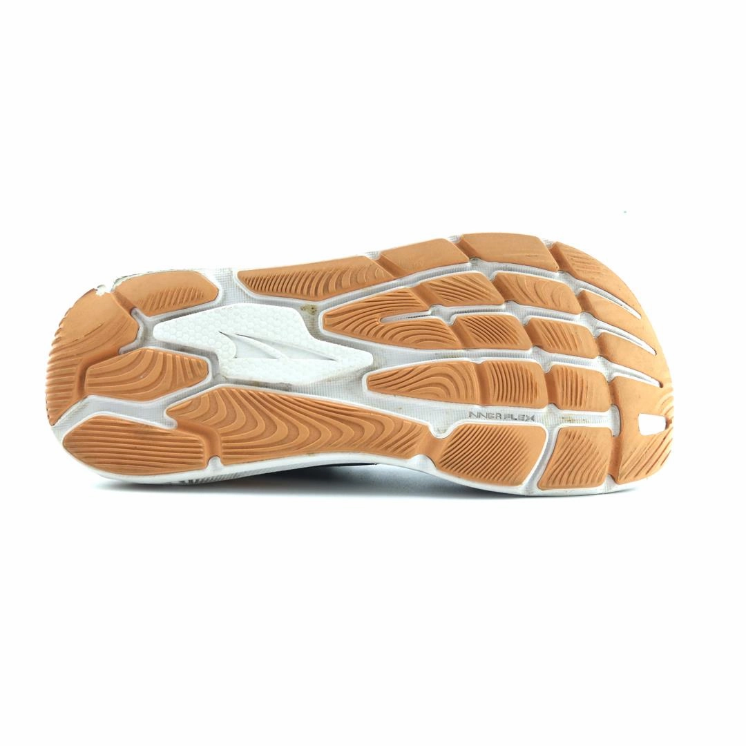 ALTRA PARADIGM 6