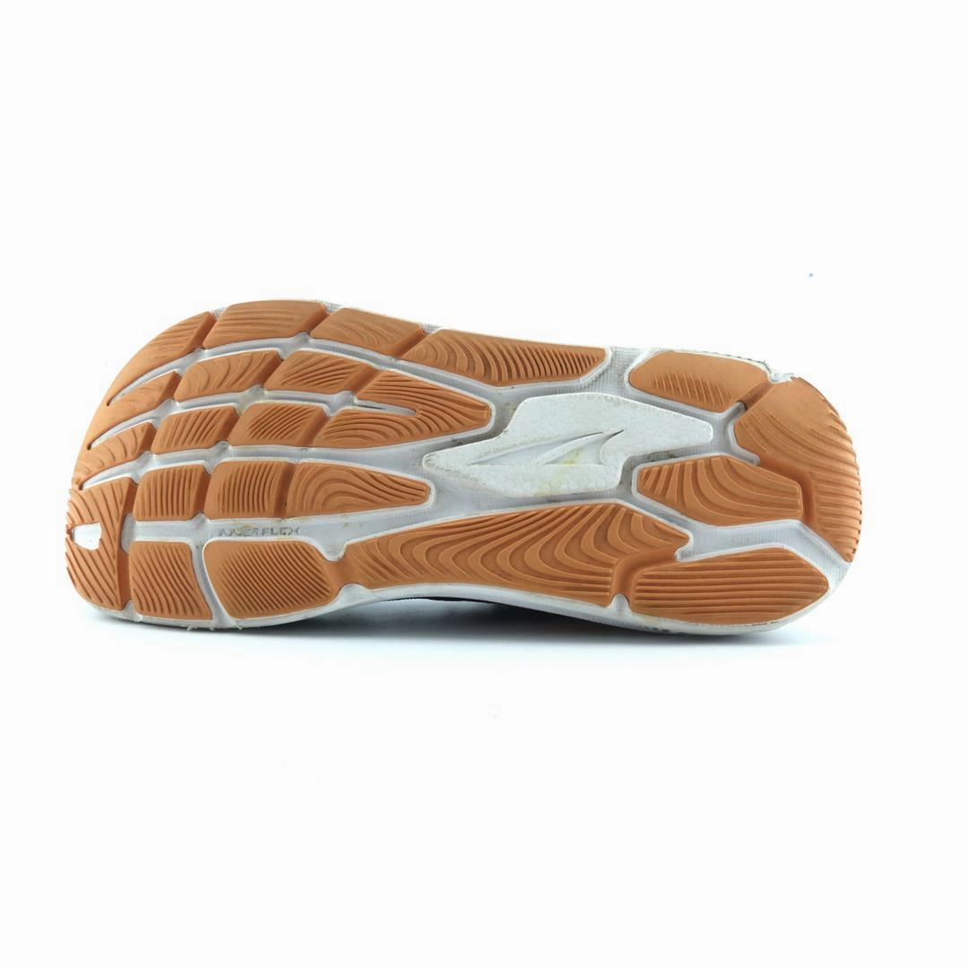ALTRA PARADIGM 6