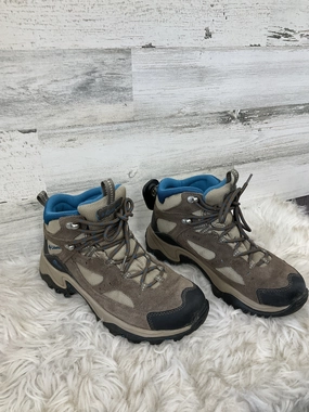 Boots Hiking By Columbia  Size: 6.5