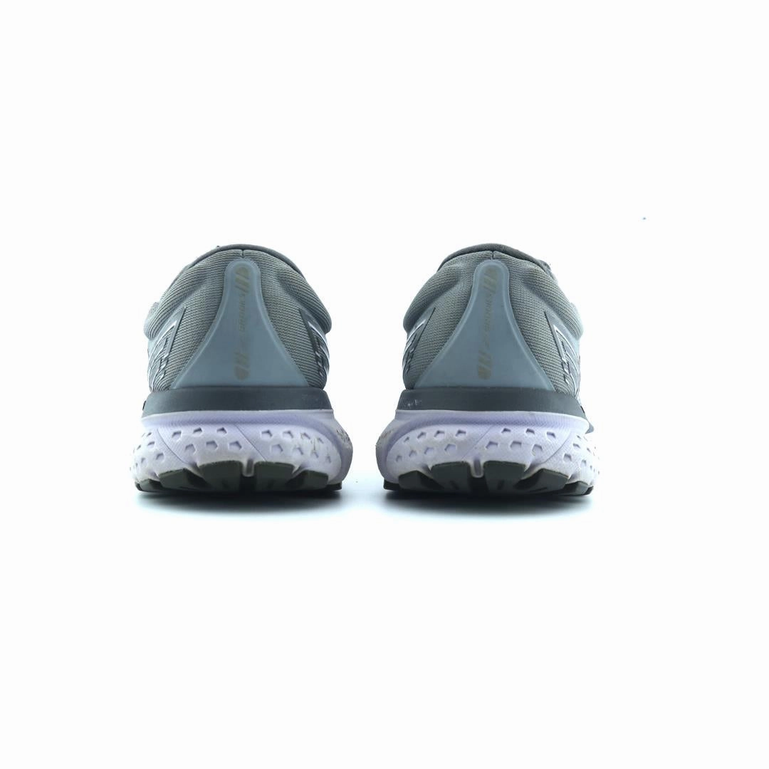 BROOKS GHOST 13