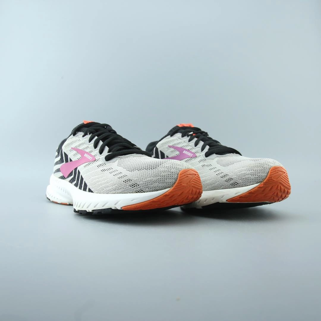BROOKS LAUNCH 6