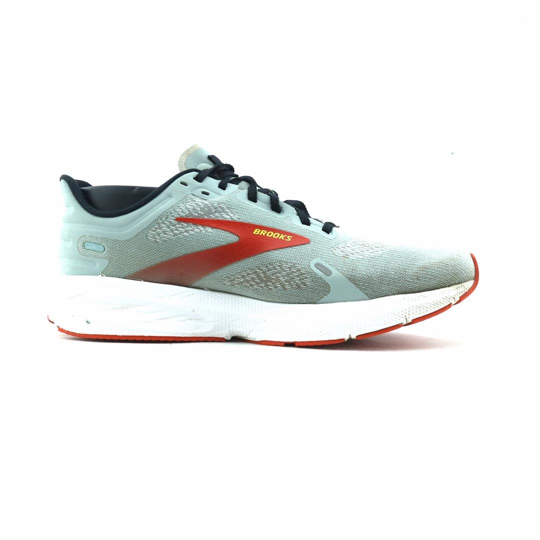 BROOKS LAUNCH 9