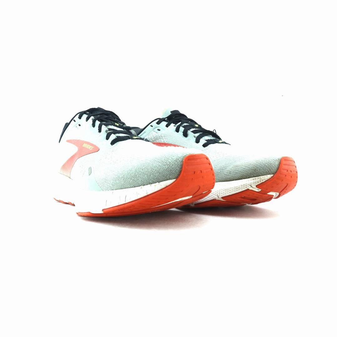 BROOKS LAUNCH 9