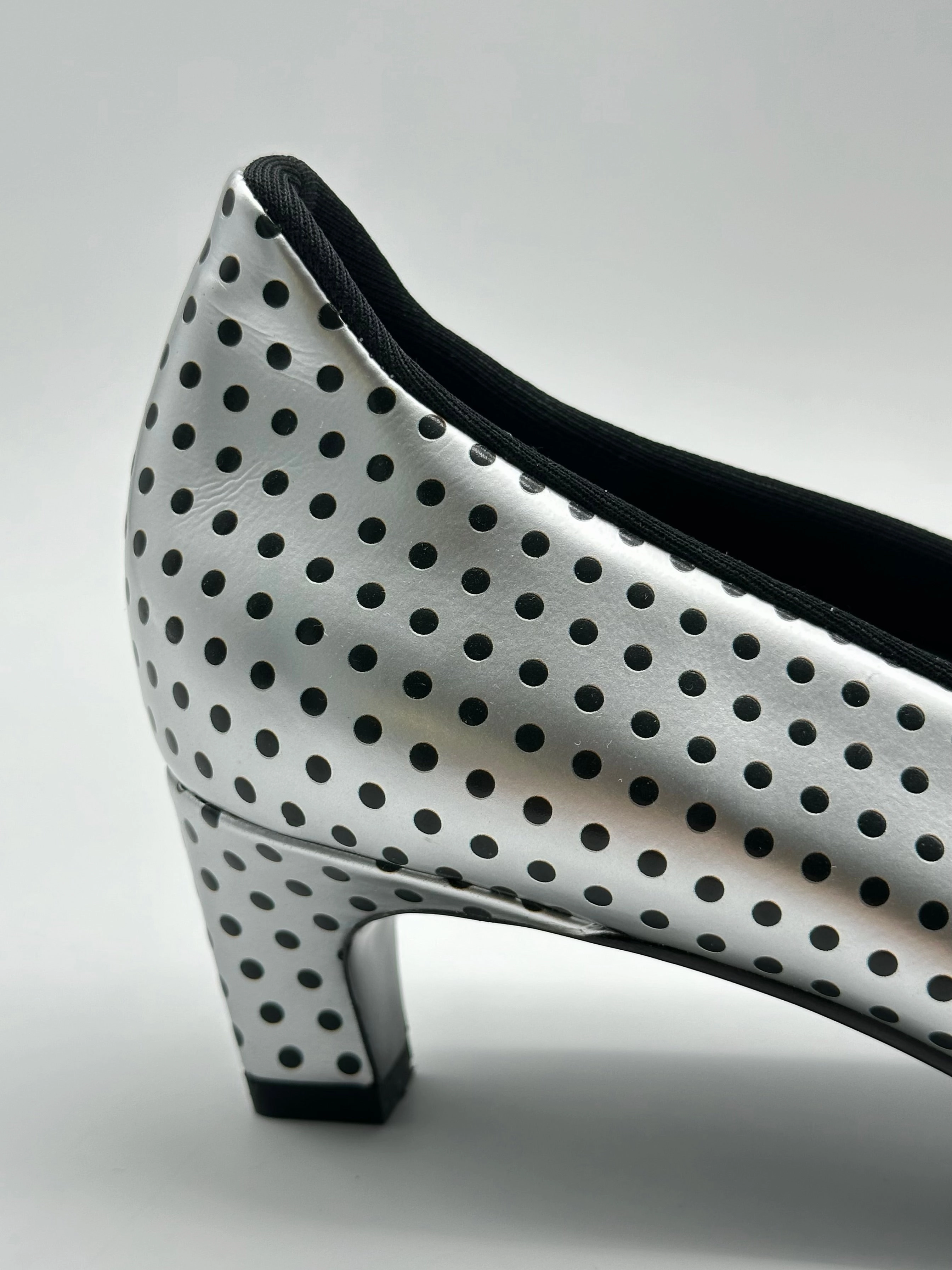 Dots Decollete