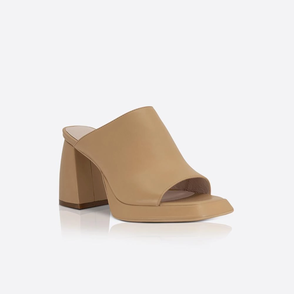 Eva Mule Tan