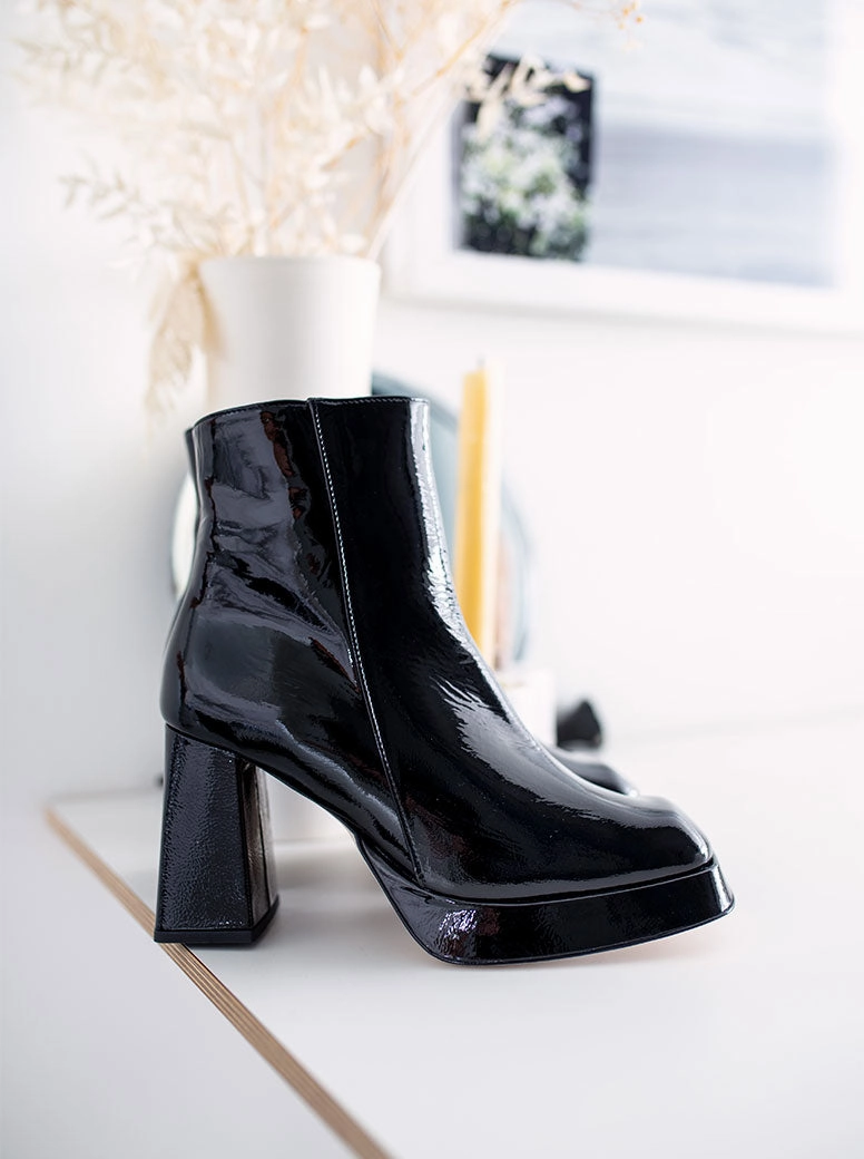 Harry black smooth patent