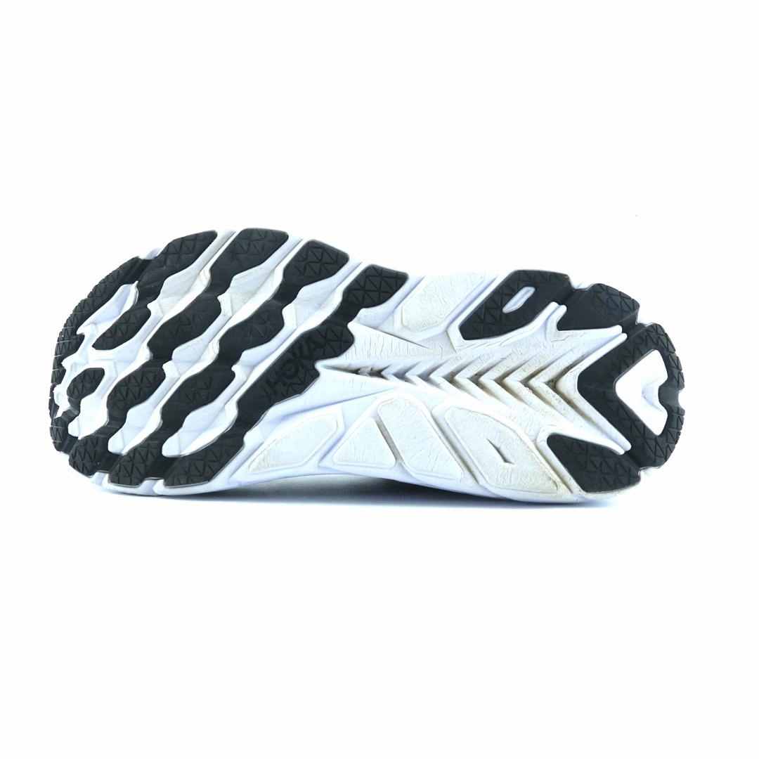 HOKA ONE ONE CLIFTON 8