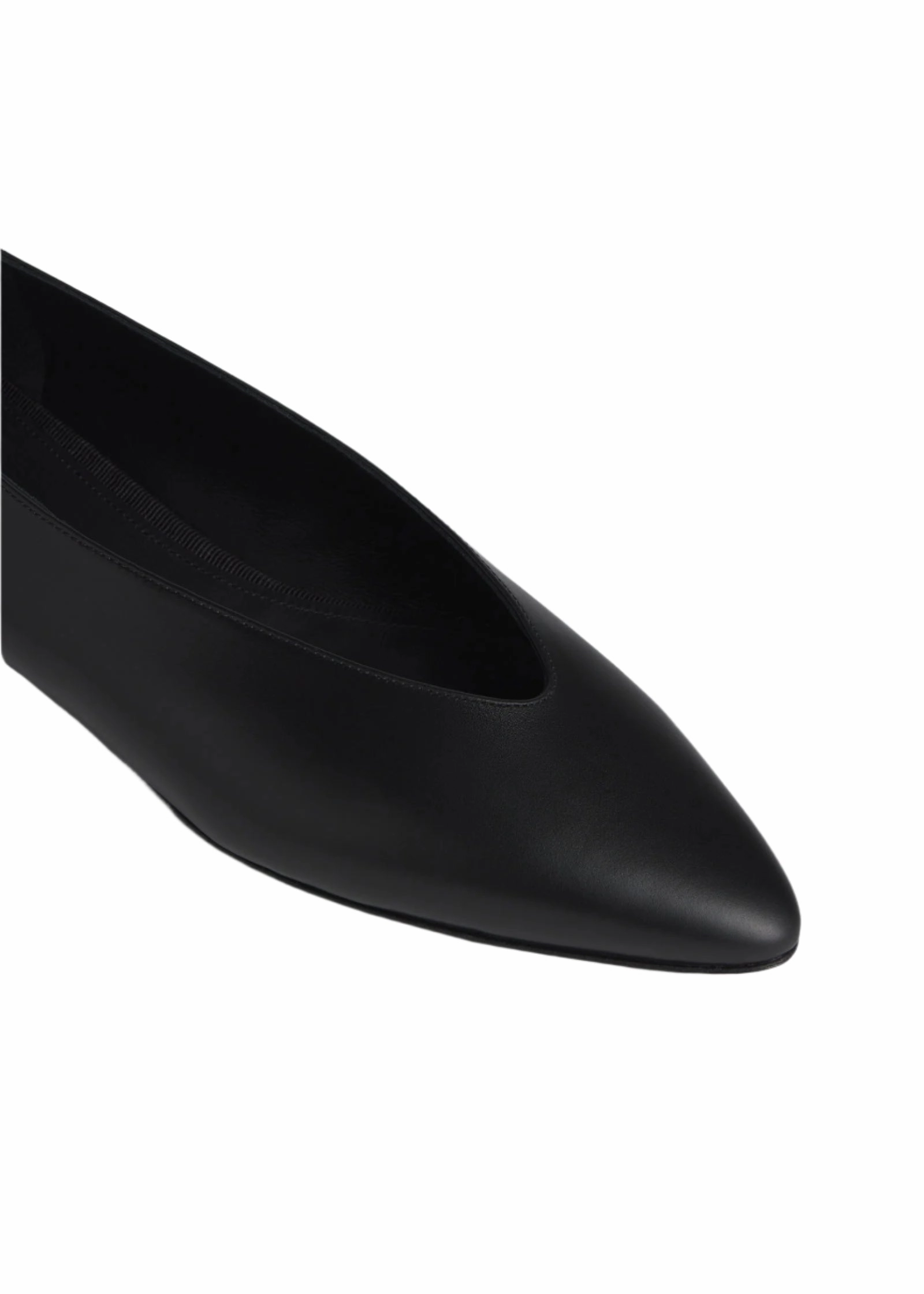 Pointed Ballerina Flat in Calfskin - Black