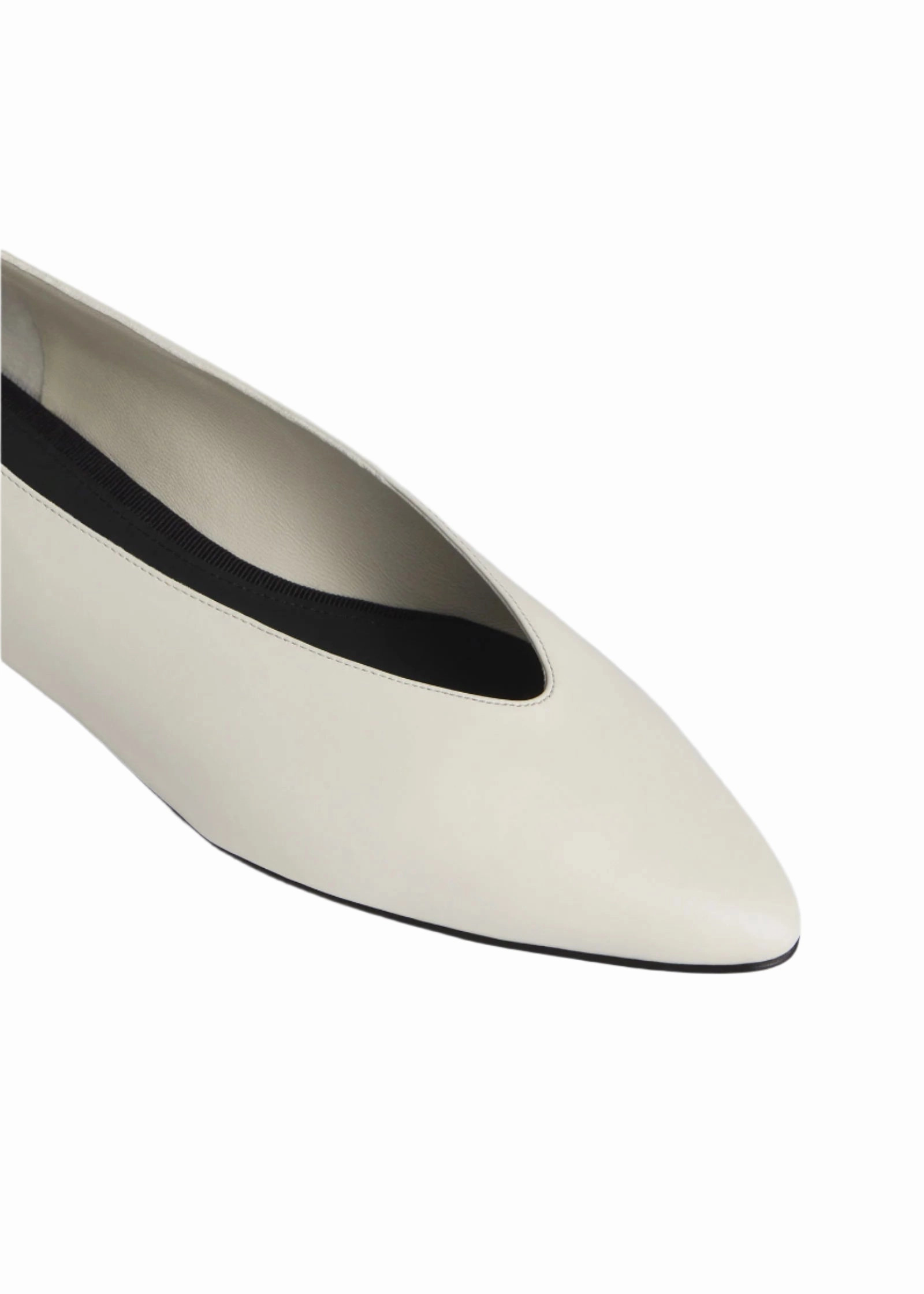 Pointed Ballerina Flat in Calfskin  - Ivory