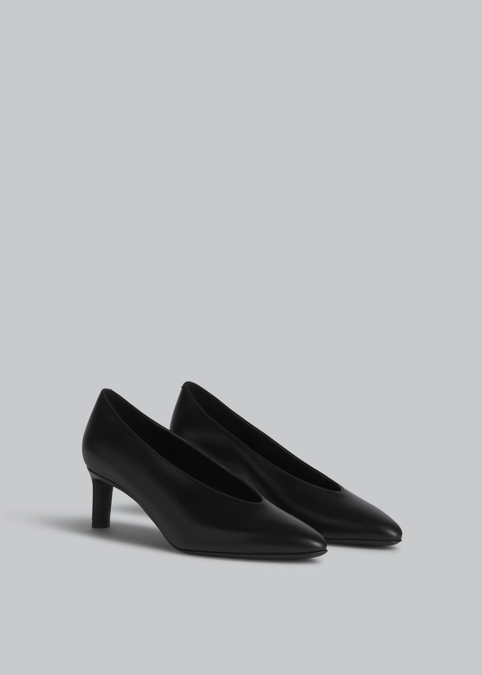 Pointed Ballerina Kitten Heel in Calfskin - Black