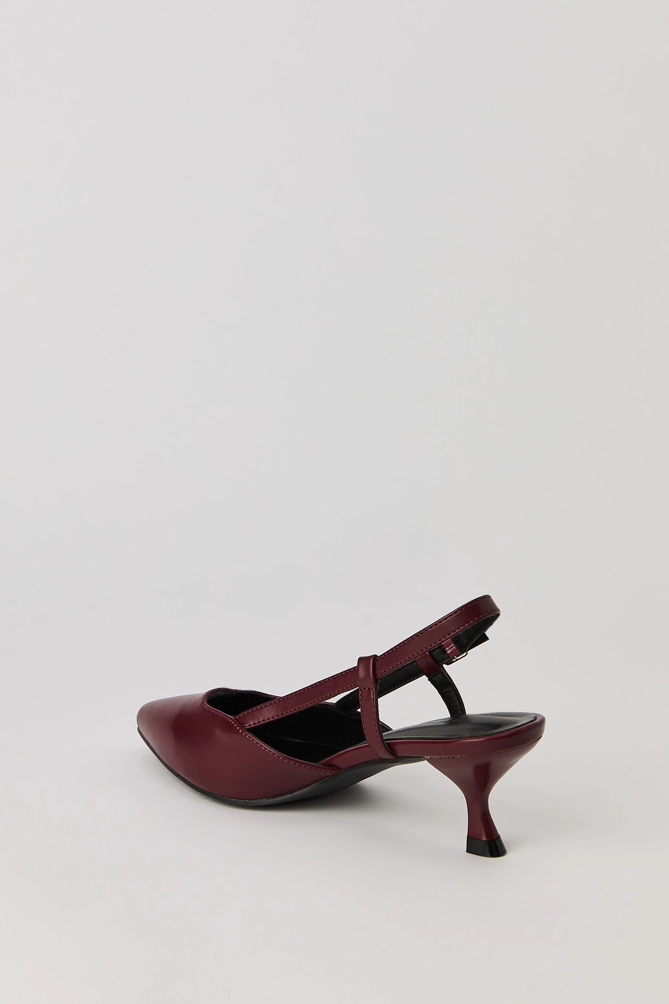 Pointed Toe Slingback Kitten Heel