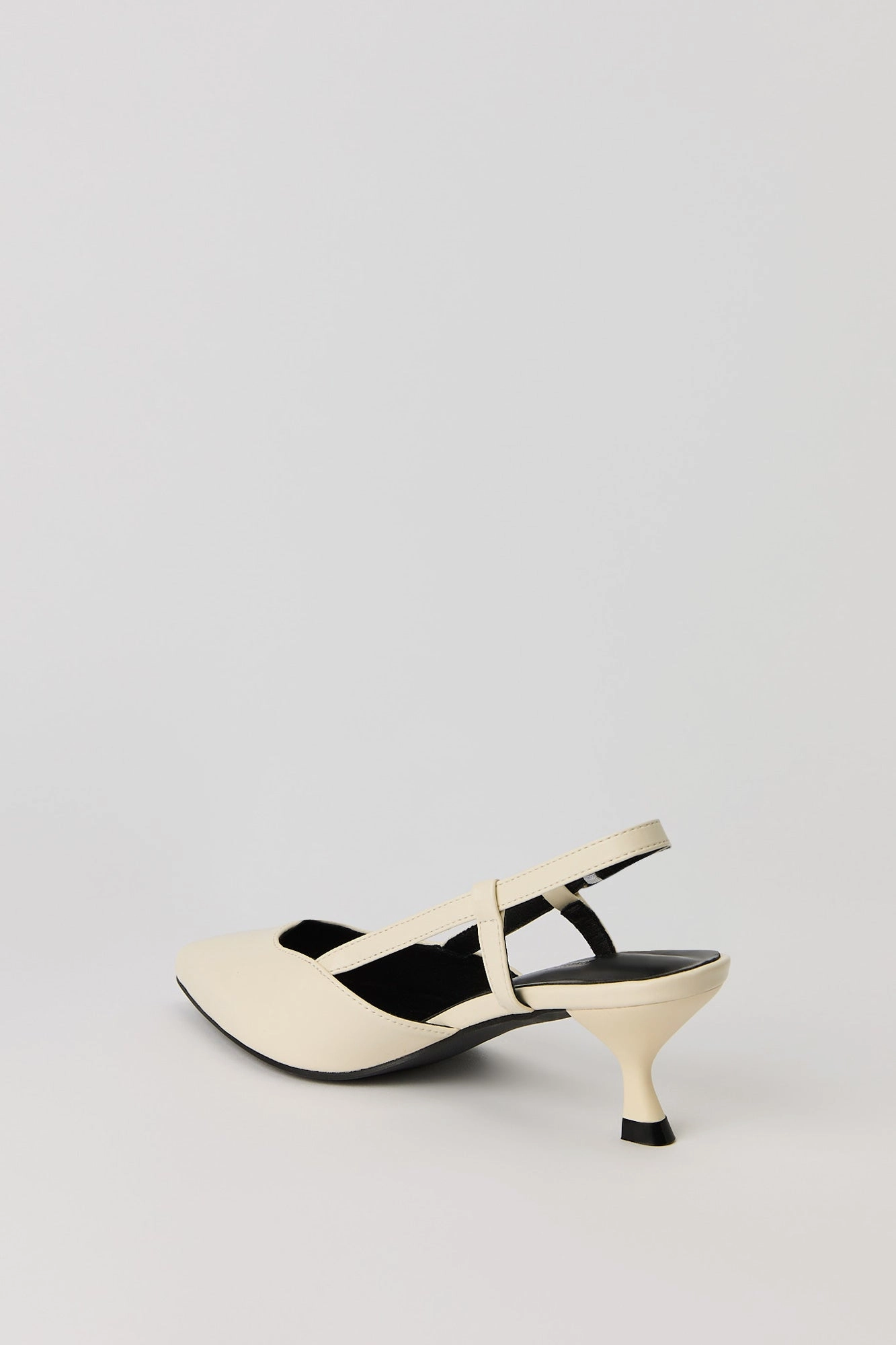 Pointed Toe Slingback Kitten Heel