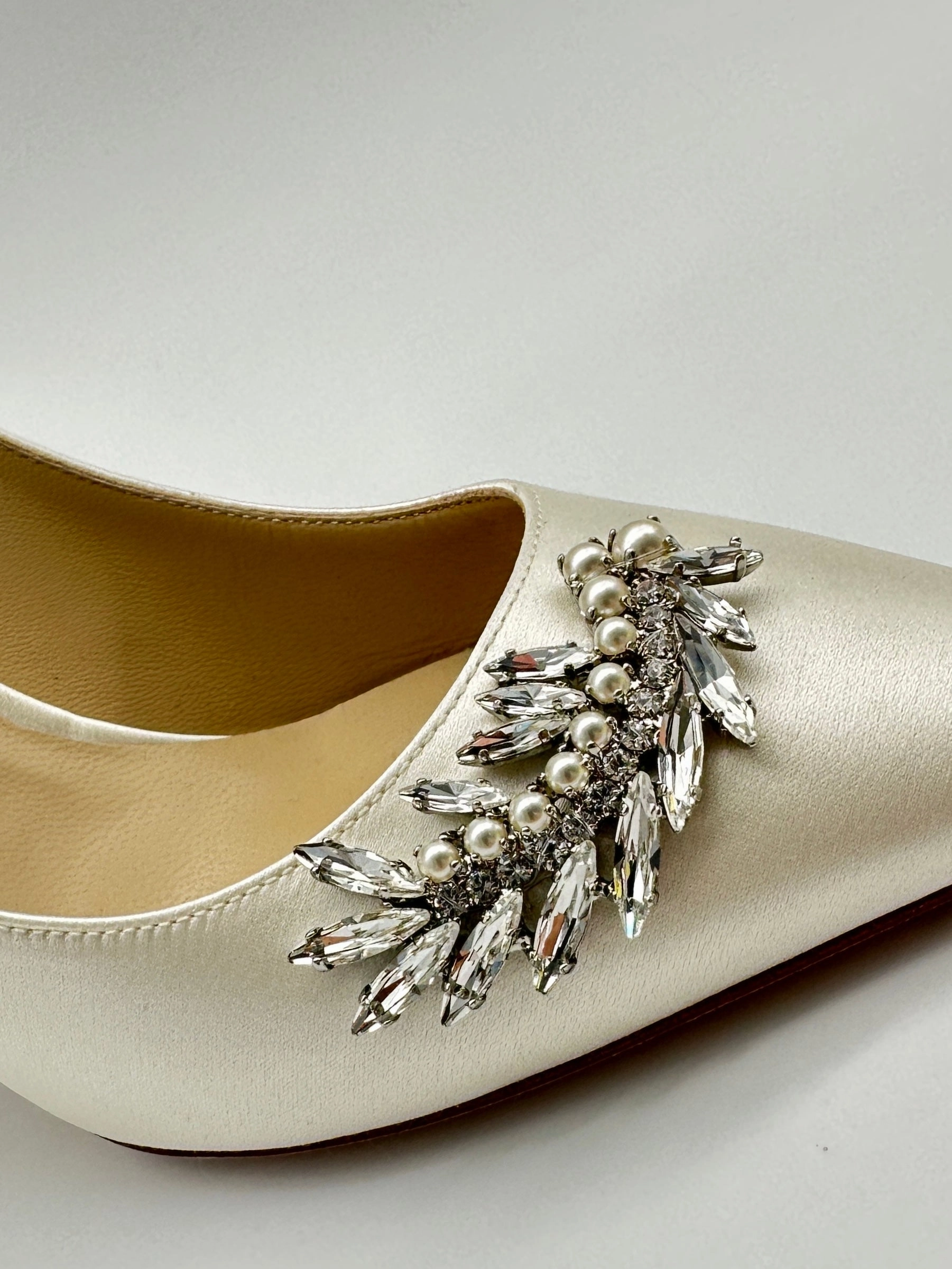 Satin Crystals Pumps
