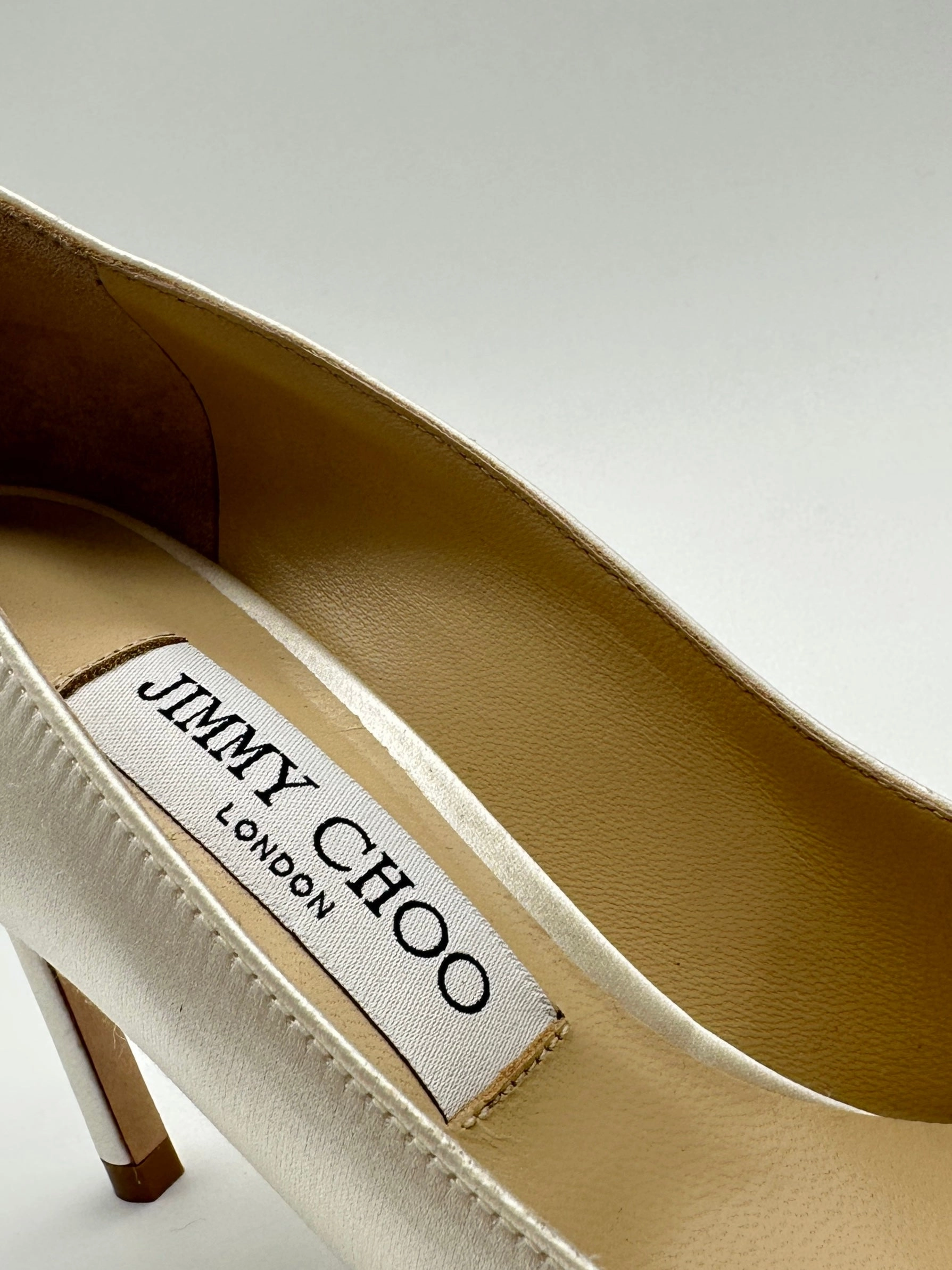 Satin Crystals Pumps