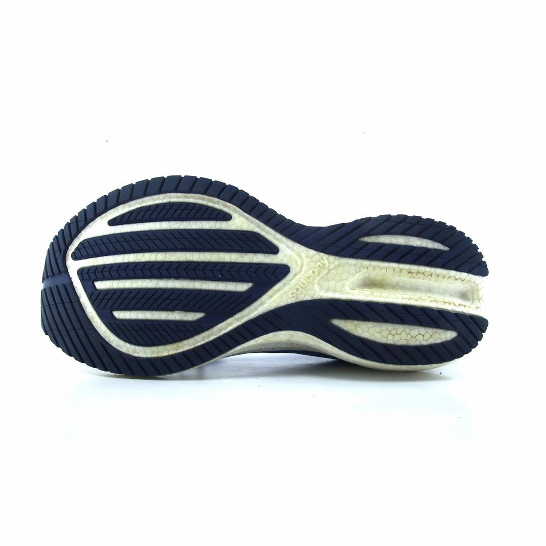 SAUCONY TRIUMPH 21