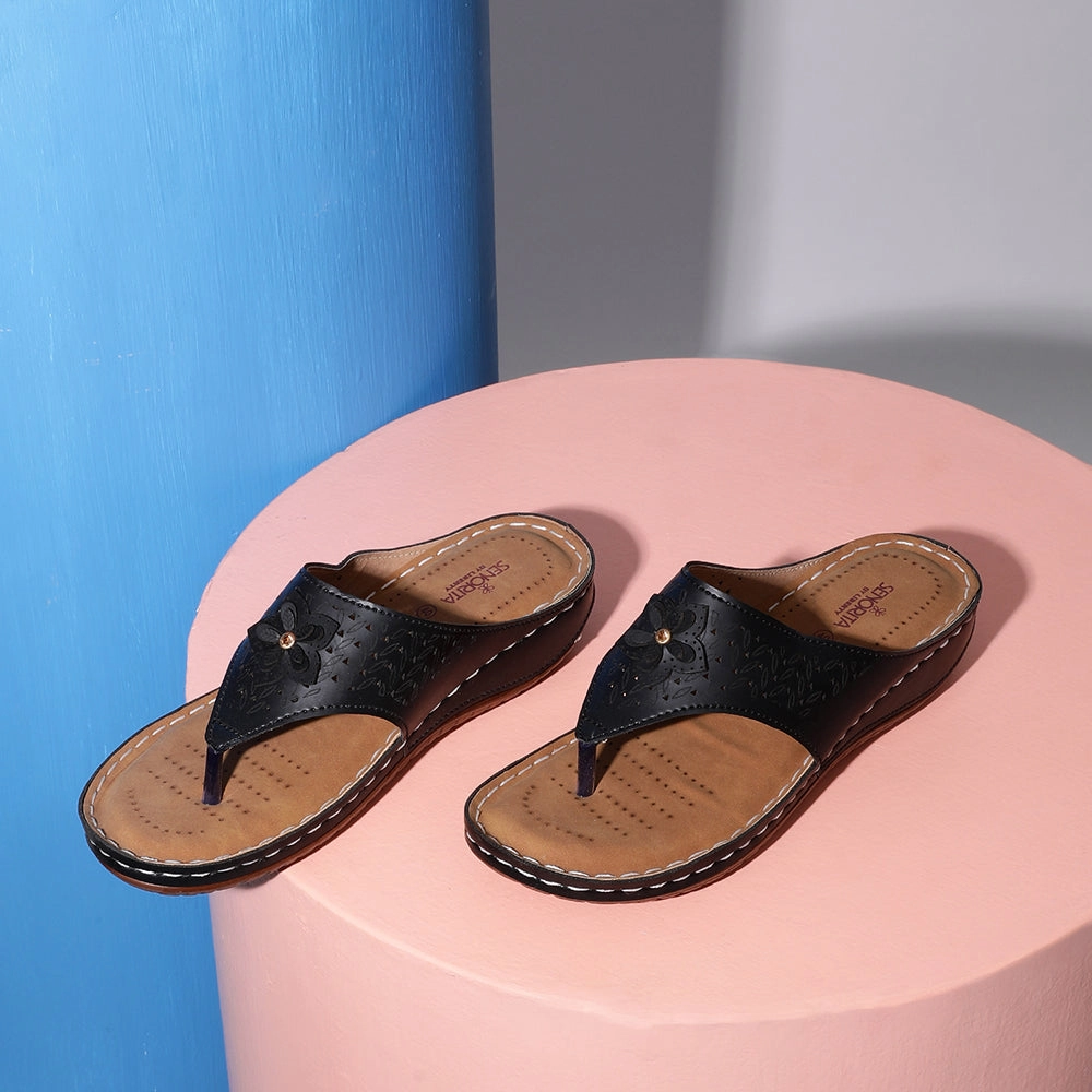 Senorita Casual Black Slipper For Women LAF-756 By Liberty