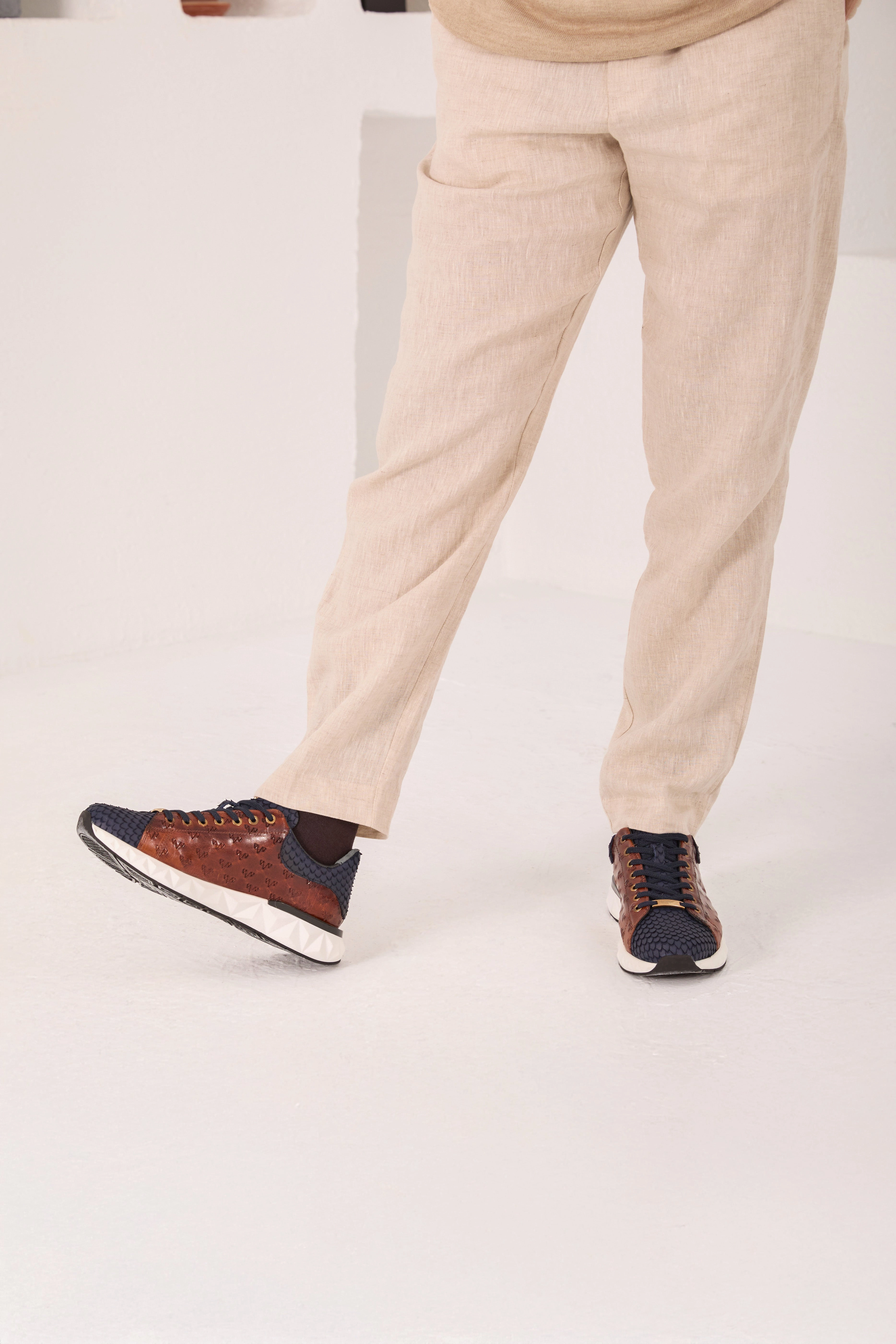 The Caesars Navy & Tan Leather Men Sneaker