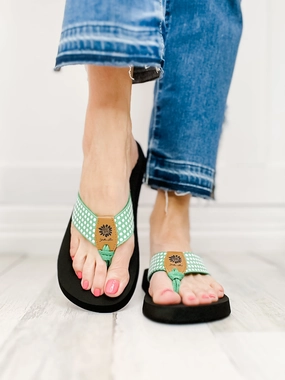 Yellowbox Fromy Flip Flop Shoes in Kelly Green